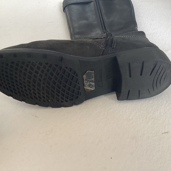 Clarks side zip low block heel leather moto style black boots with buckles 7 Med - Picture 8 of 16